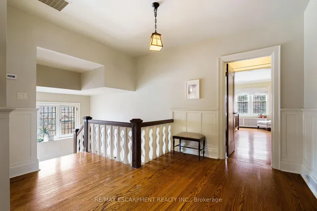 Additional property image - 2 Oak Knoll Dr