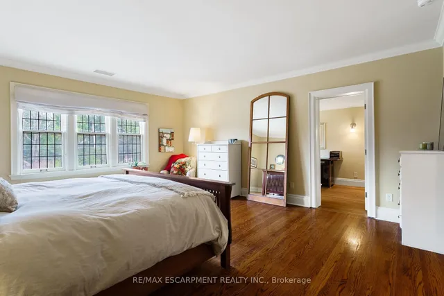 Additional property image - 2 Oak Knoll Dr