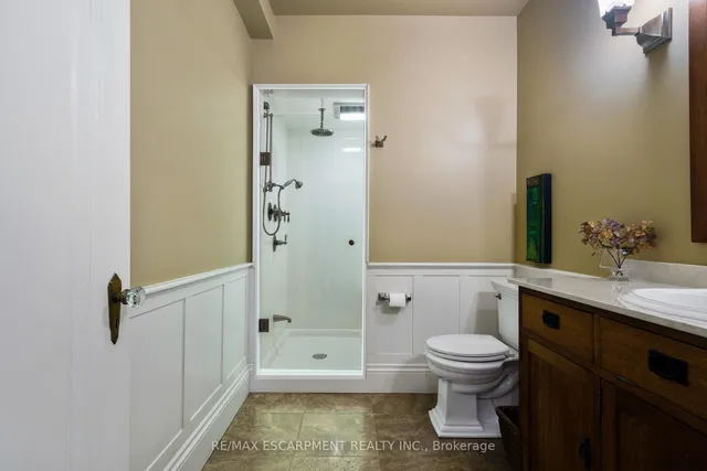 Additional property image - 2 Oak Knoll Dr