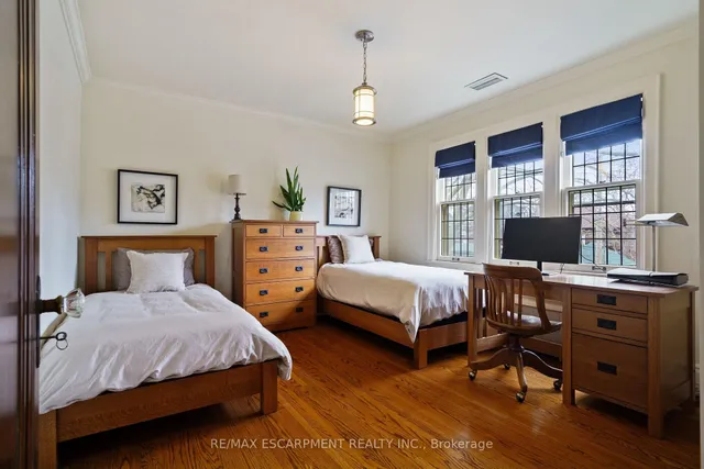 Additional property image - 2 Oak Knoll Dr