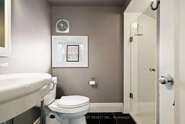 Additional property image - 2 Oak Knoll Dr