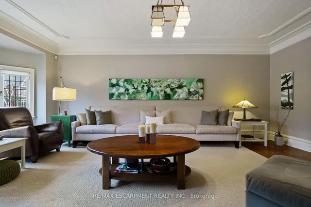 Additional property image - 2 Oak Knoll Dr
