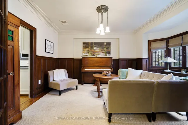 Additional property image - 2 Oak Knoll Dr
