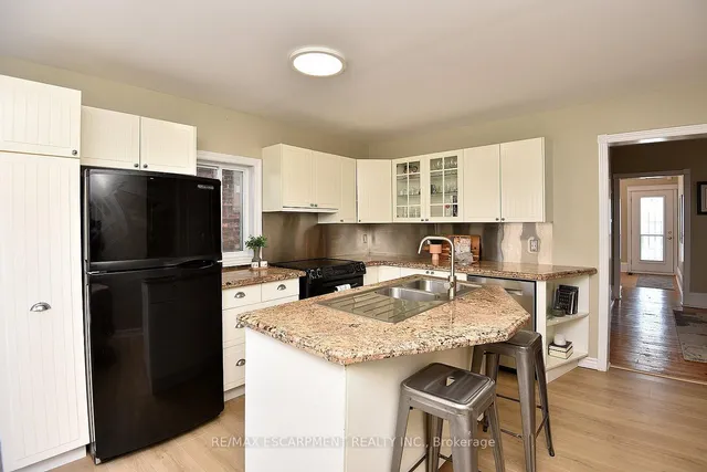 Additional property image - 364 Charlton Ave