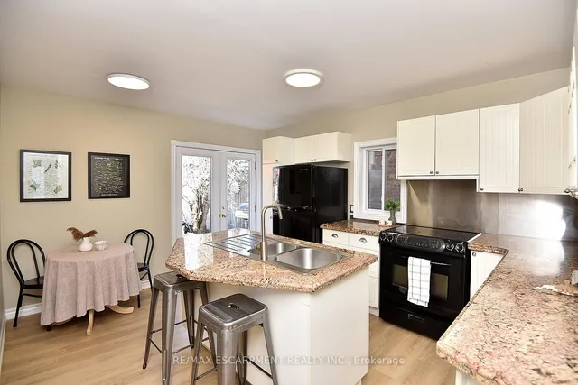 Additional property image - 364 Charlton Ave