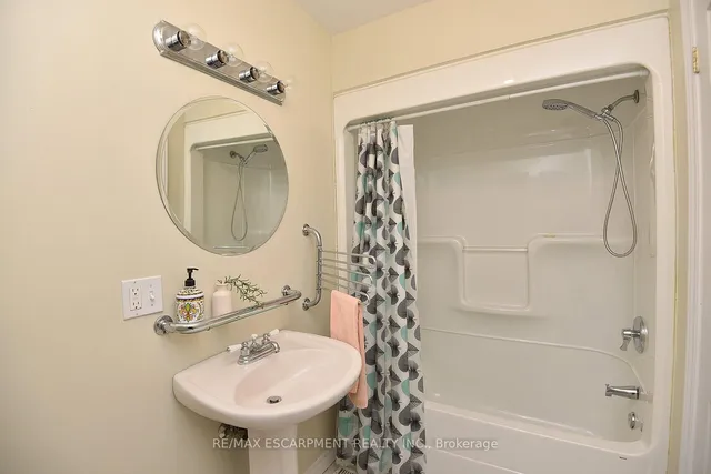 Additional property image - 364 Charlton Ave