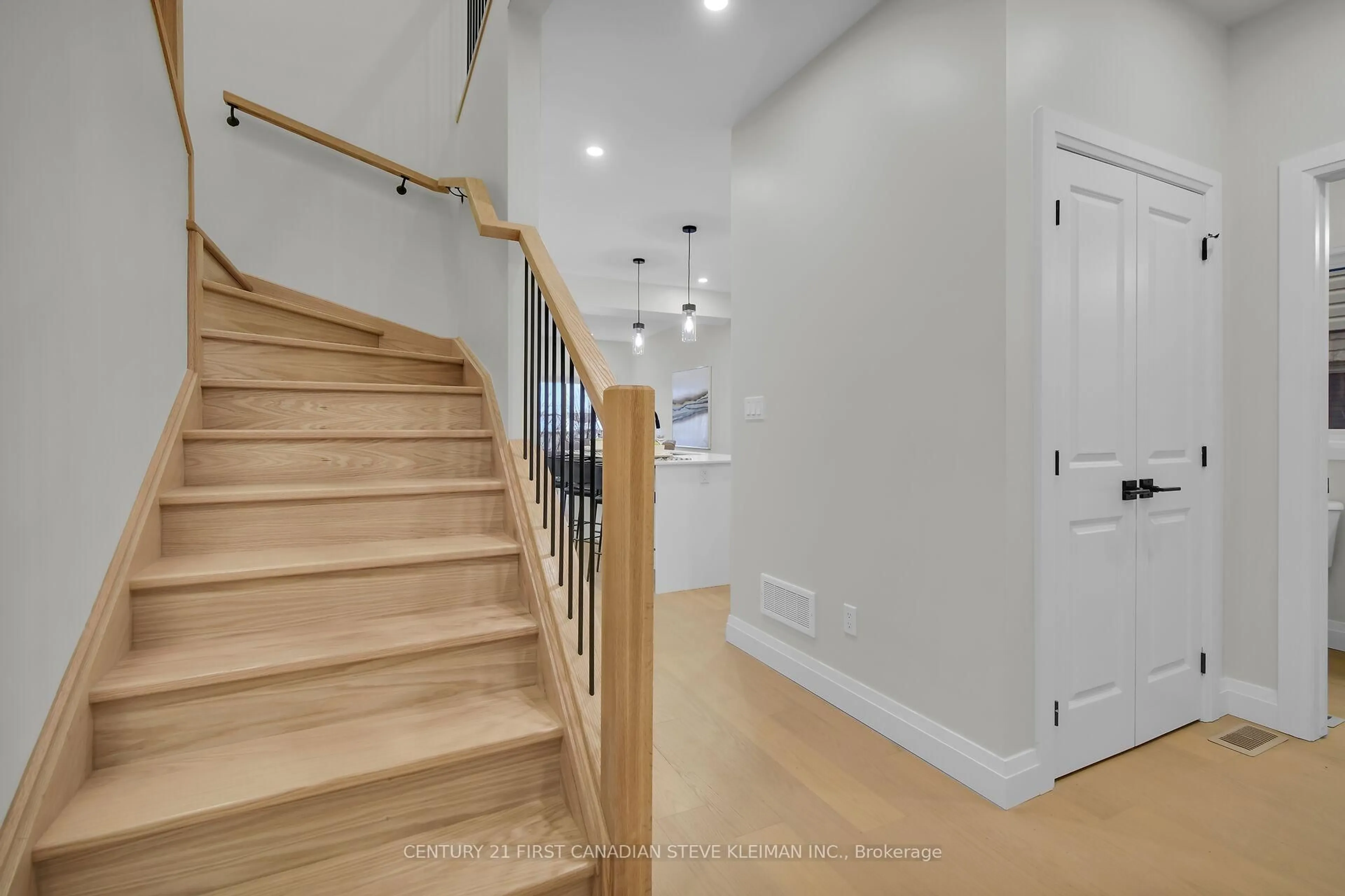 Unknown for 1238 Whetherfield St, London Ontario N6H 5X1