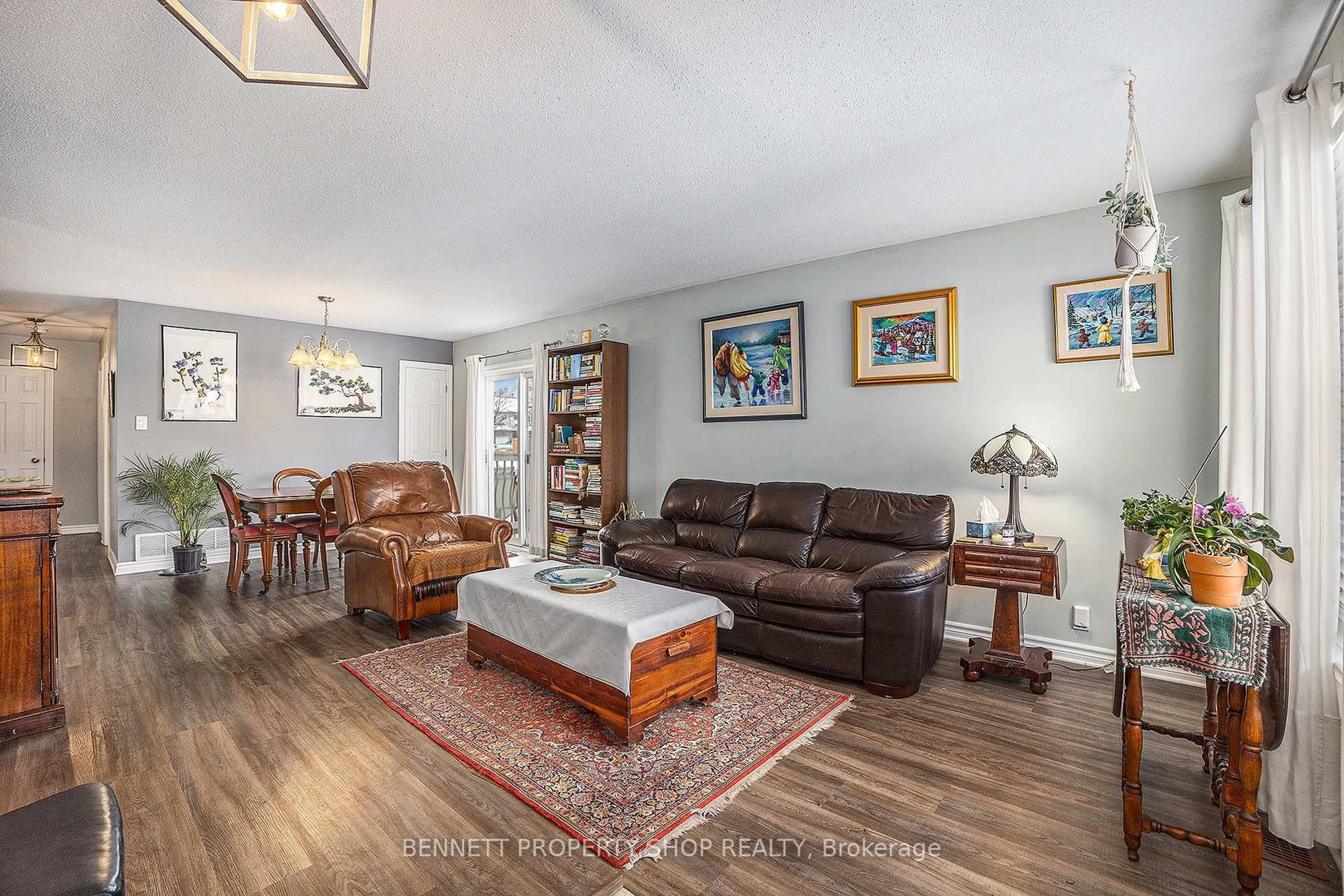 Living room with furniture, unknown for 99 Short Rd, Arnprior Ontario K7S 3X9