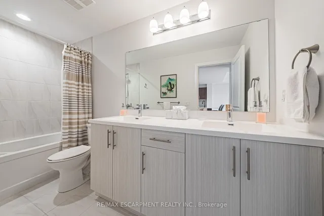 Additional property image - 1 Redfern Ave Unit 215