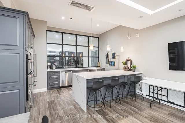 Additional property image - 1 Redfern Ave Unit 215