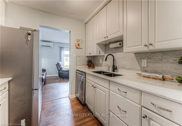 Additional property image - 26 Cedarhill Cres