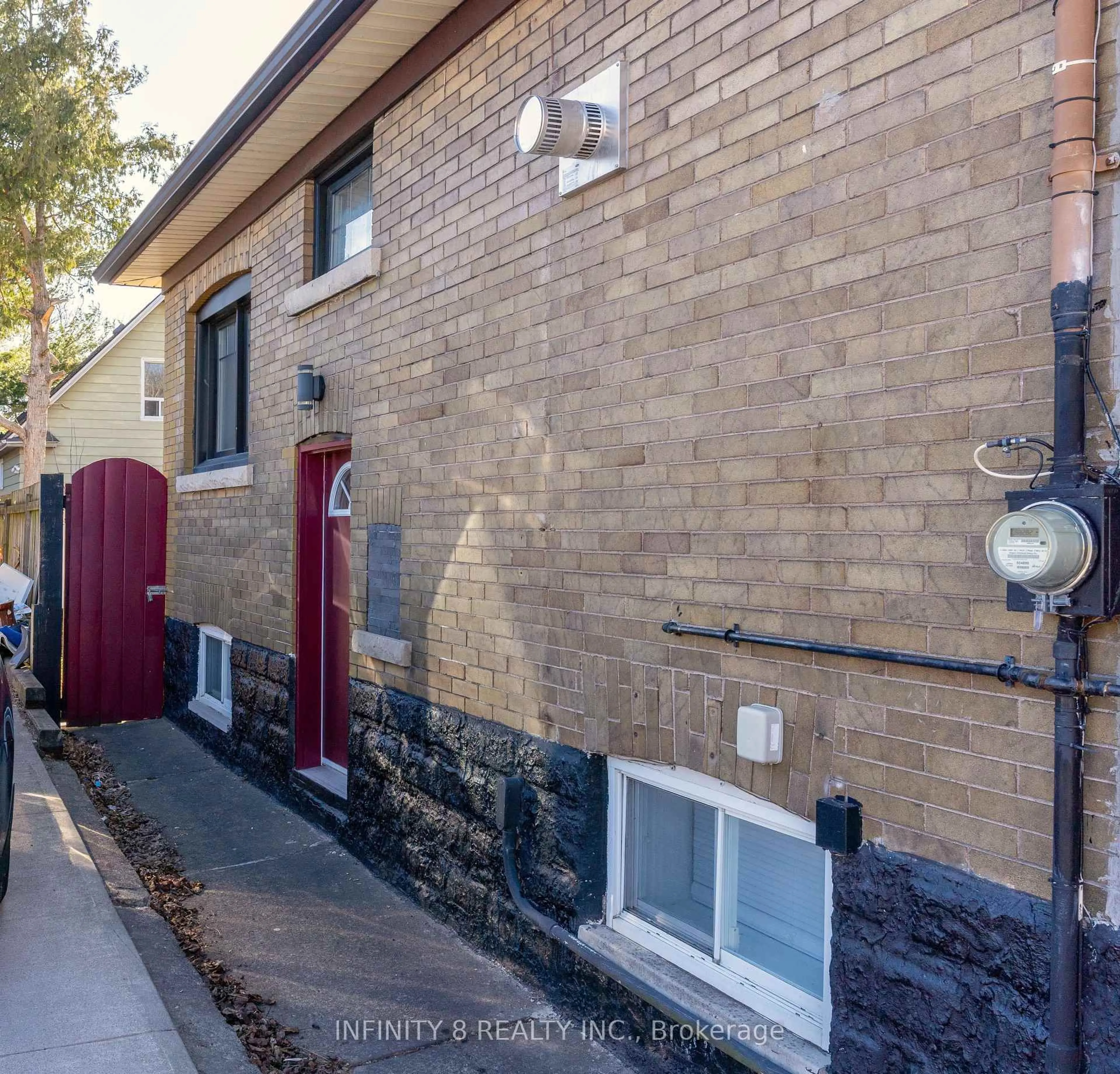 Home with brick exterior material, street for 5060 Ontario Ave, Niagara Falls Ontario L2E 3R9