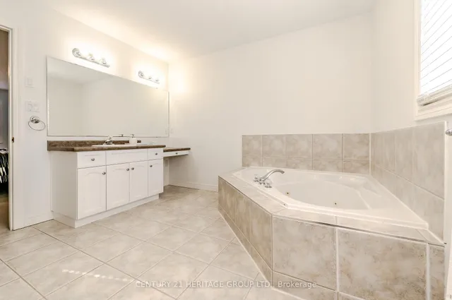 Additional property image - 218 Hawkswood Dr