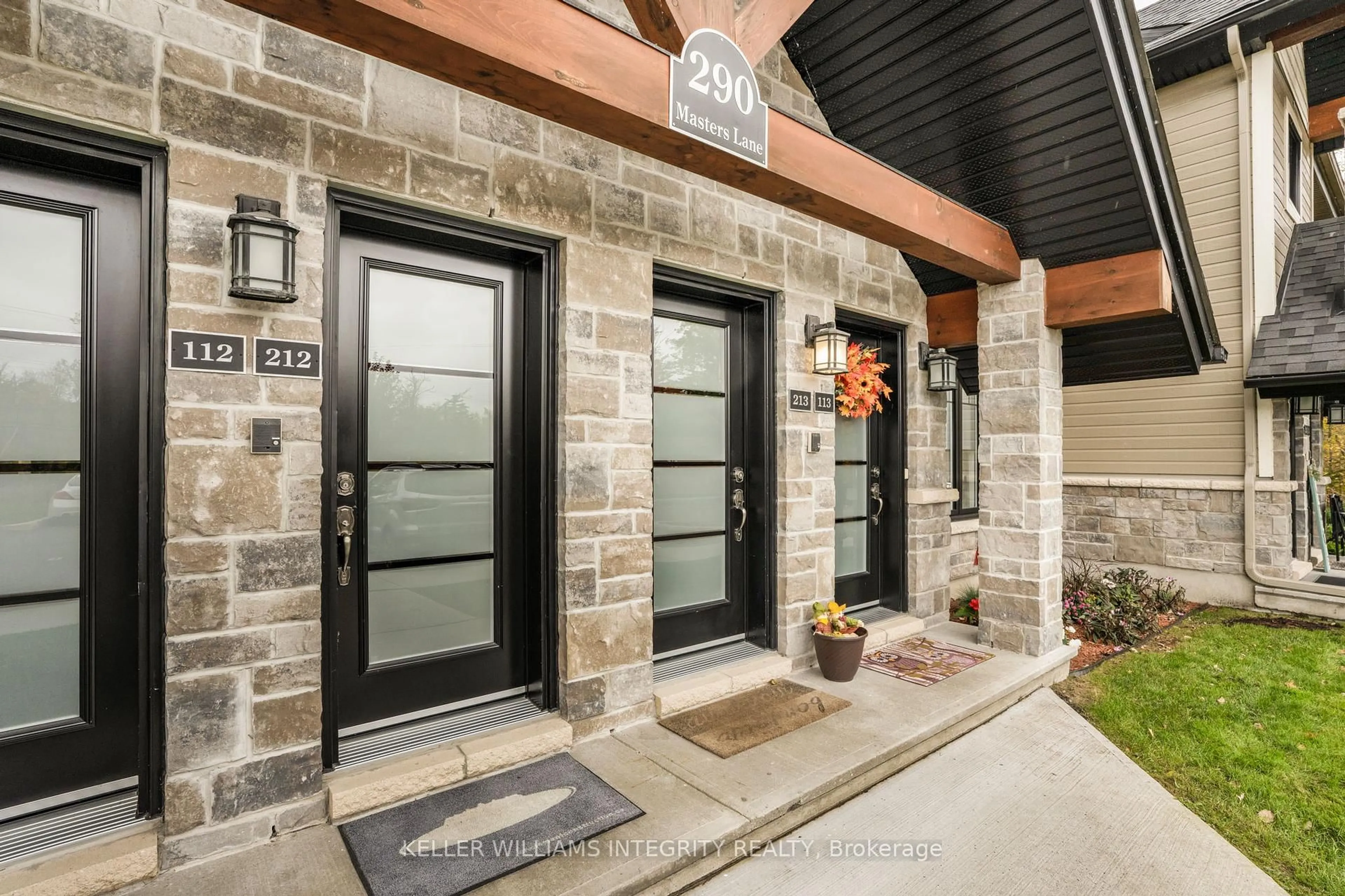 Indoor entryway for 290 MASTERS Lane #212, Clarence-Rockland Ontario K4K 0K5