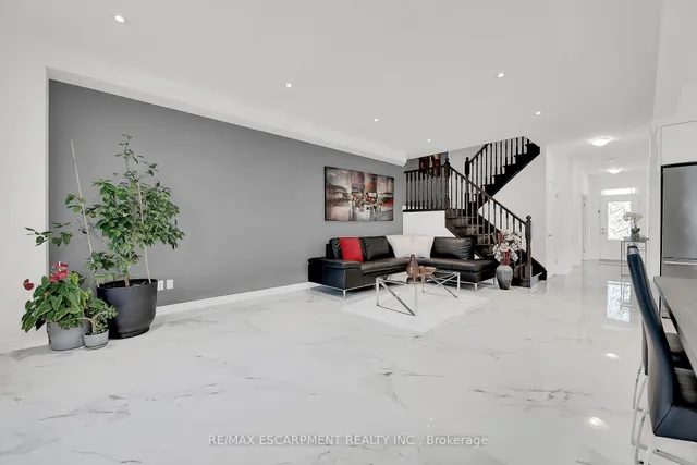 Additional property image - 134 Shoreview Pl
