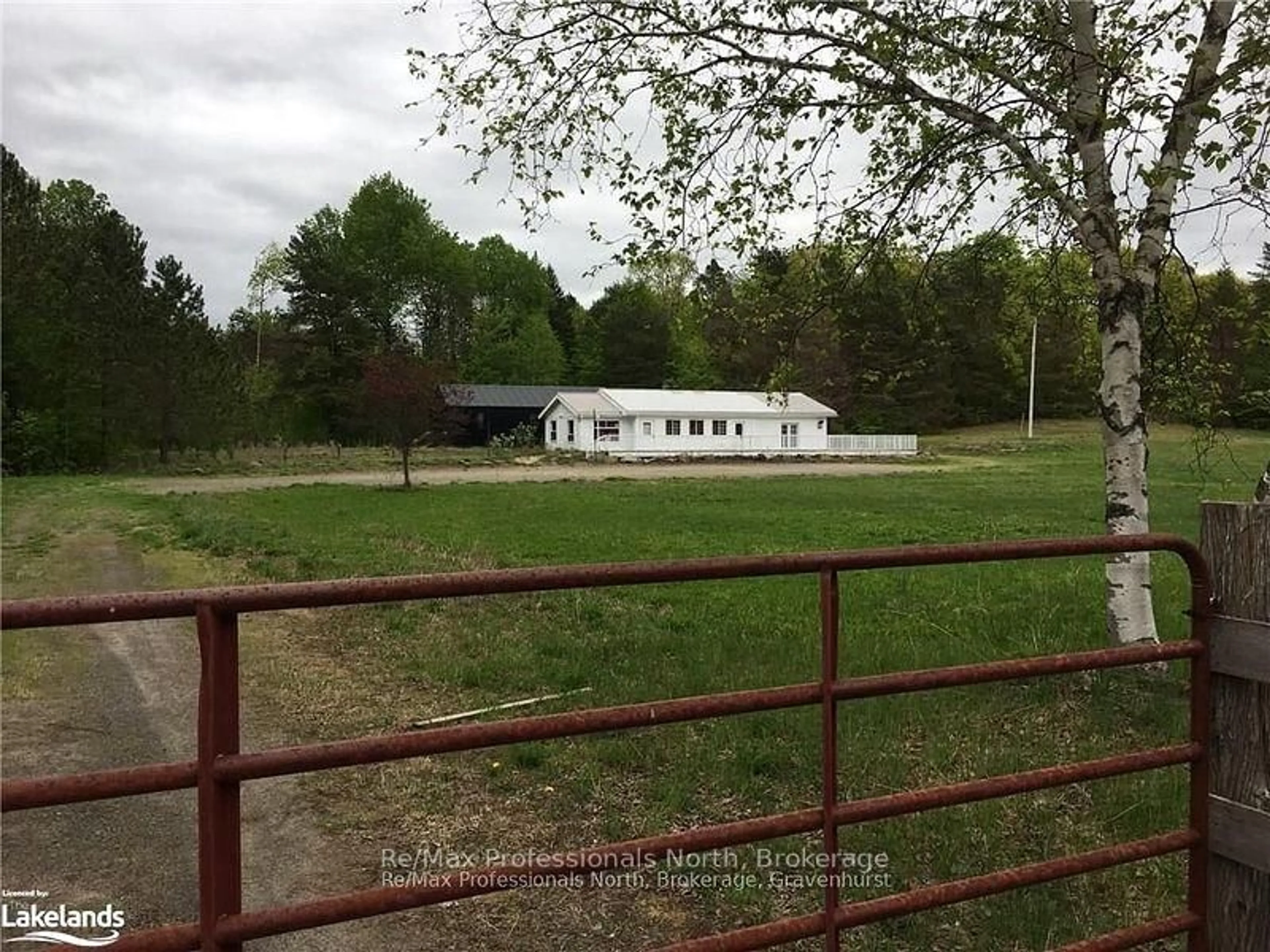 A pic from outside/outdoor area/front of a property/back of a property/a pic from drone, unknown for 2180-2186 141 Highway, Muskoka Lakes Ontario P0B 1M0