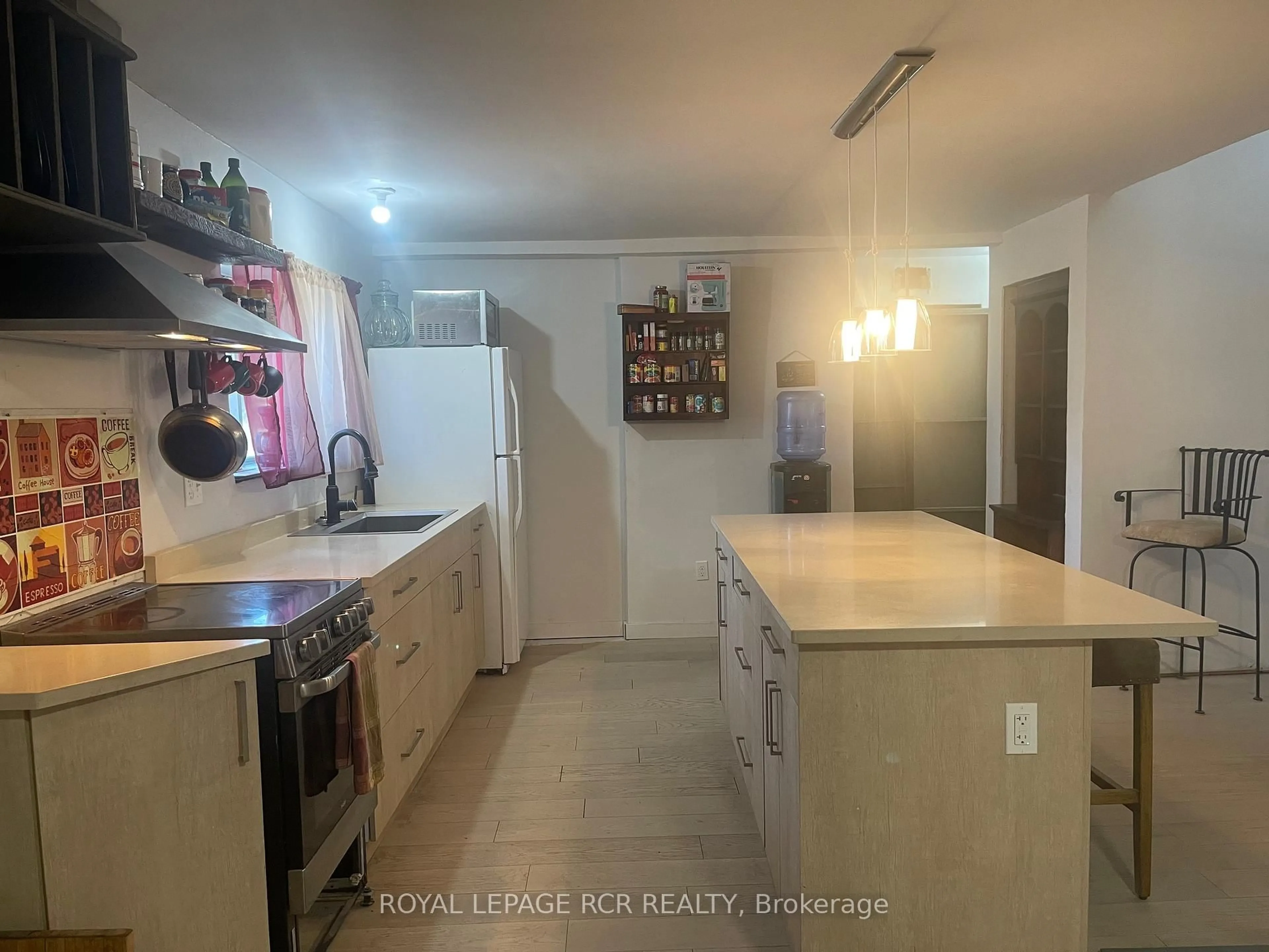 Standard kitchen, unknown for 26 Trafalgar Rd, Erin Ontario N0B 1Z0