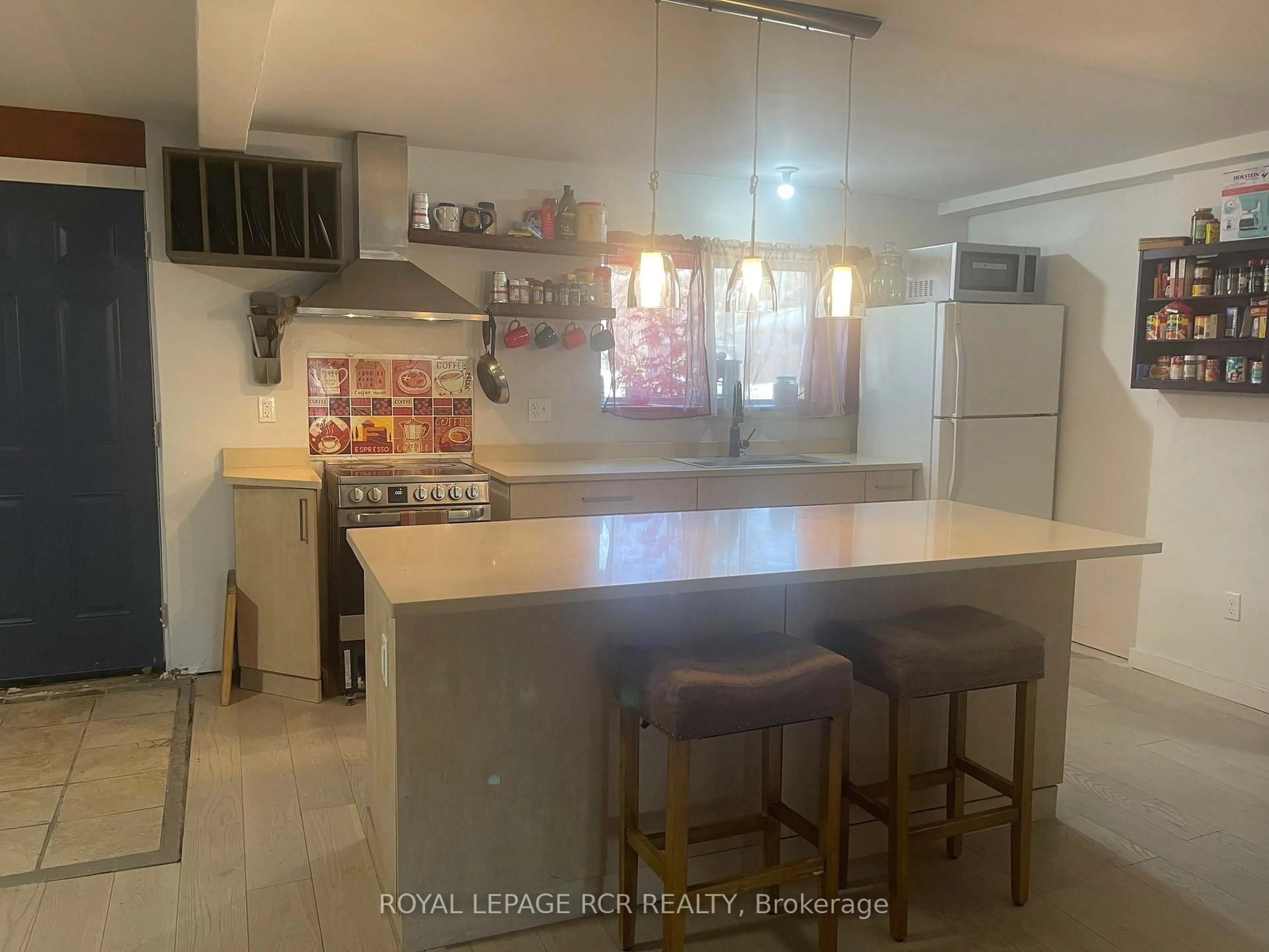 Open concept kitchen, unknown for 26 Trafalgar Rd, Erin Ontario N0B 1Z0