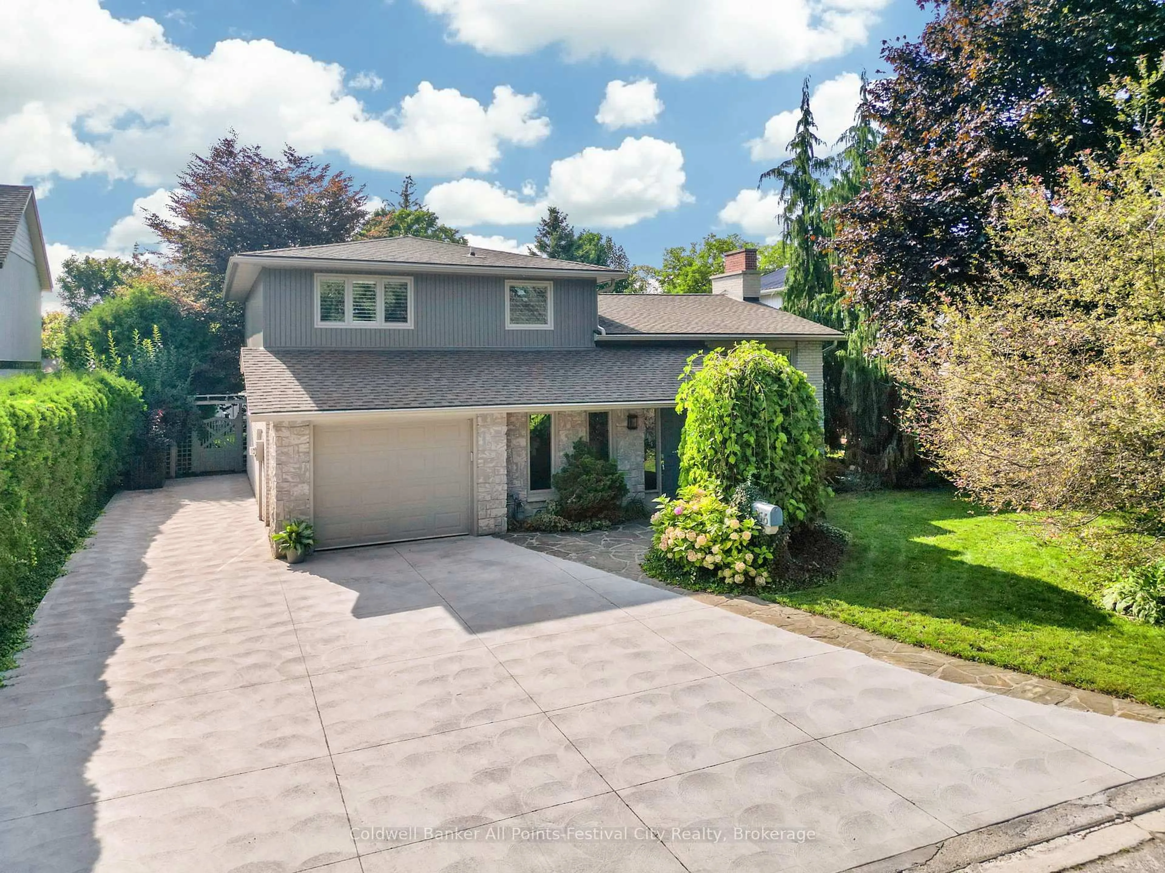A pic from outside/outdoor area/front of a property/back of a property/a pic from drone, street for 156 Wilson St, Goderich Ontario N7A 3X3