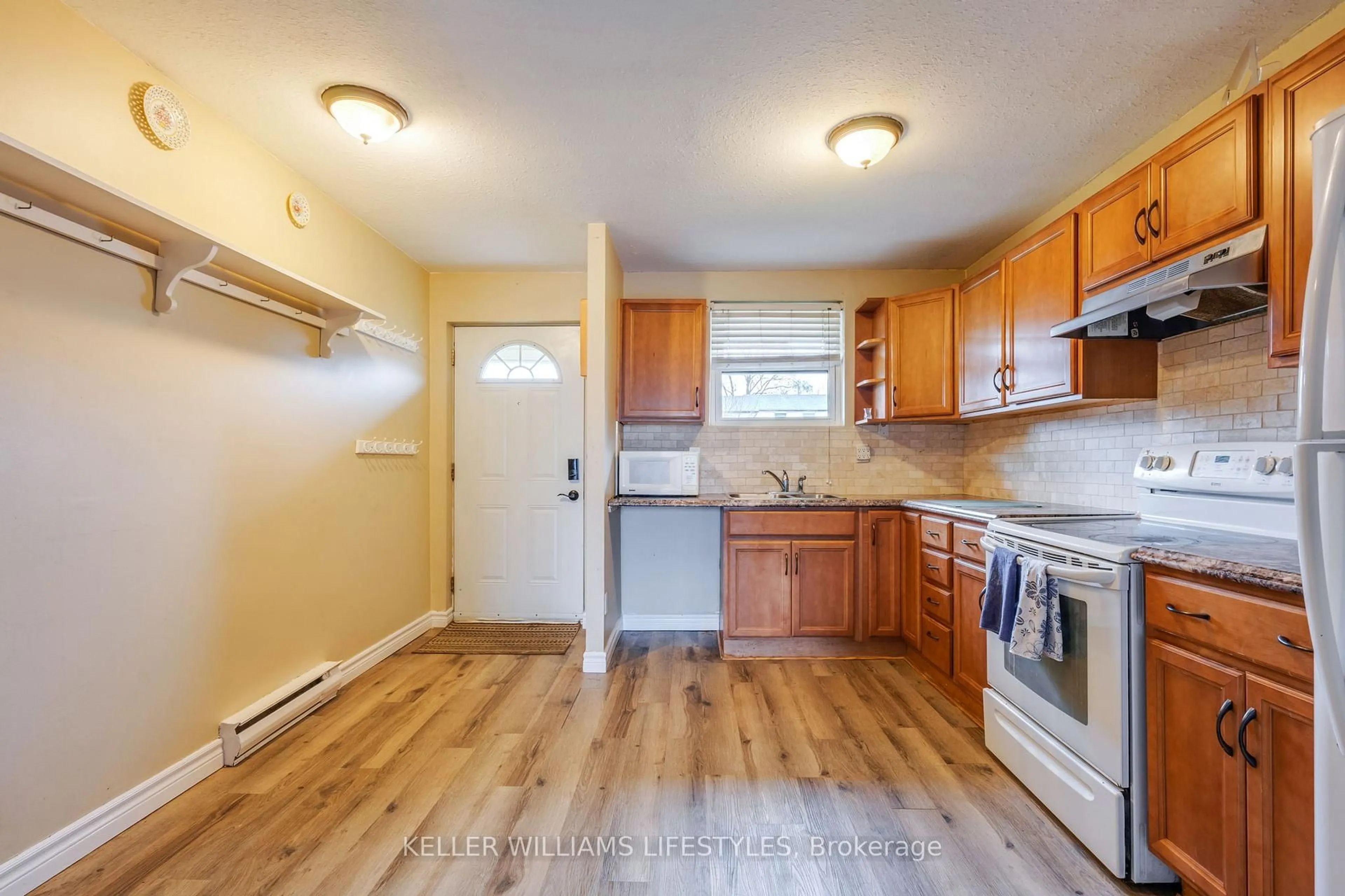 Unknown for 1919 Trafalgar St #25, London Ontario N5V 1A1