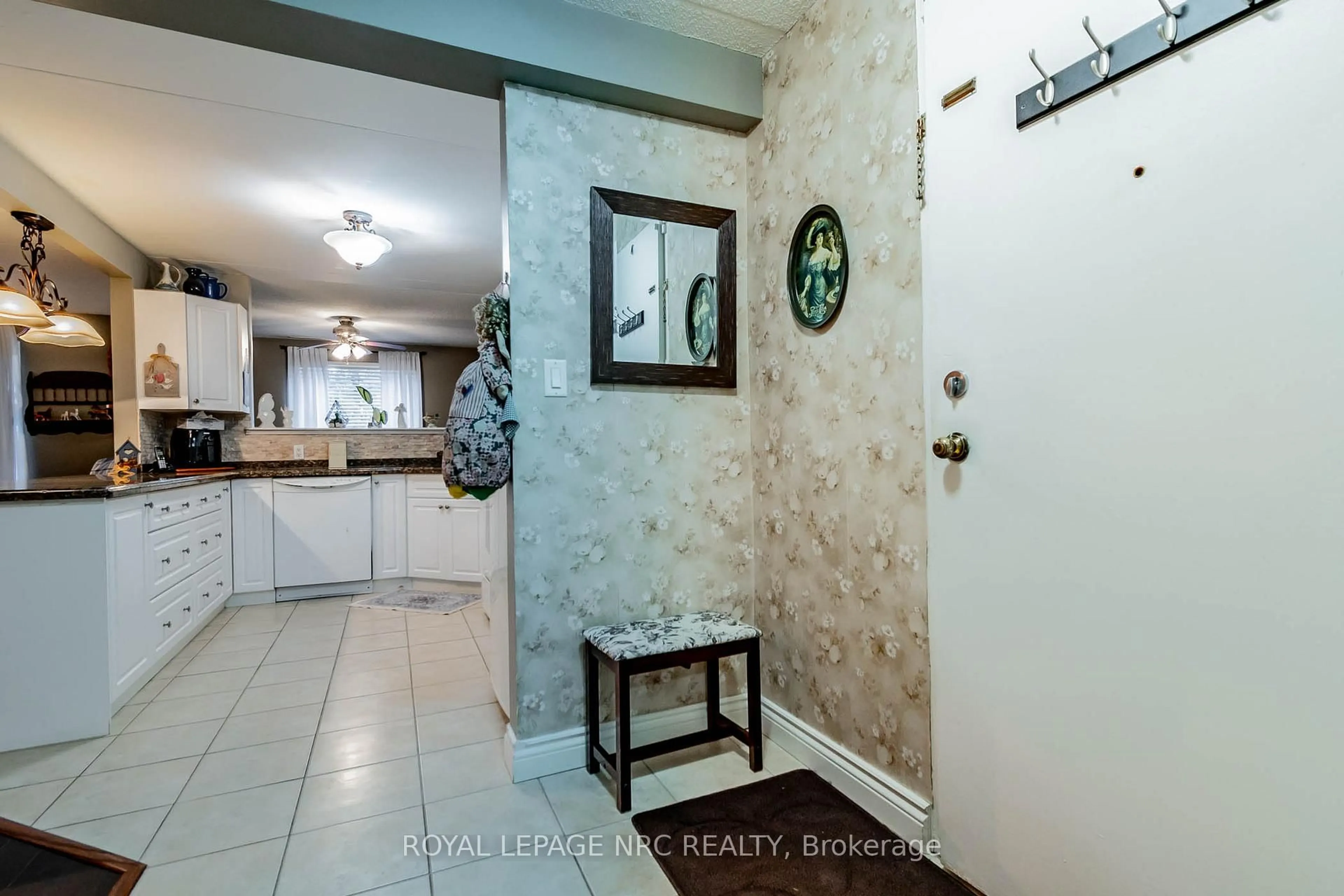 Unknown for 4658 Drummond Rd #230, Niagara Falls Ontario L2E 7E1