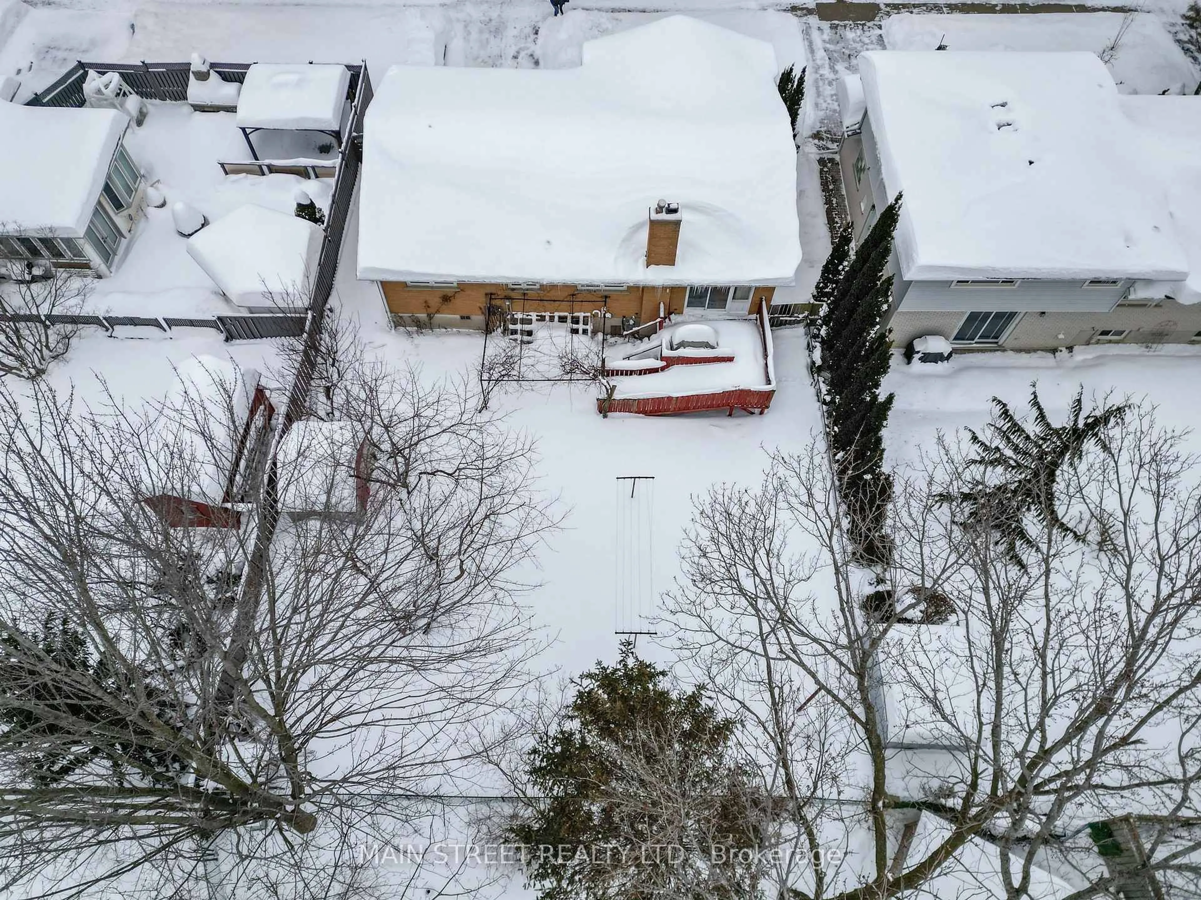 A pic from outside/outdoor area/front of a property/back of a property/a pic from drone, city buildings view from balcony for 92 Queenston Cres, Kitchener Ontario N2B 2V5