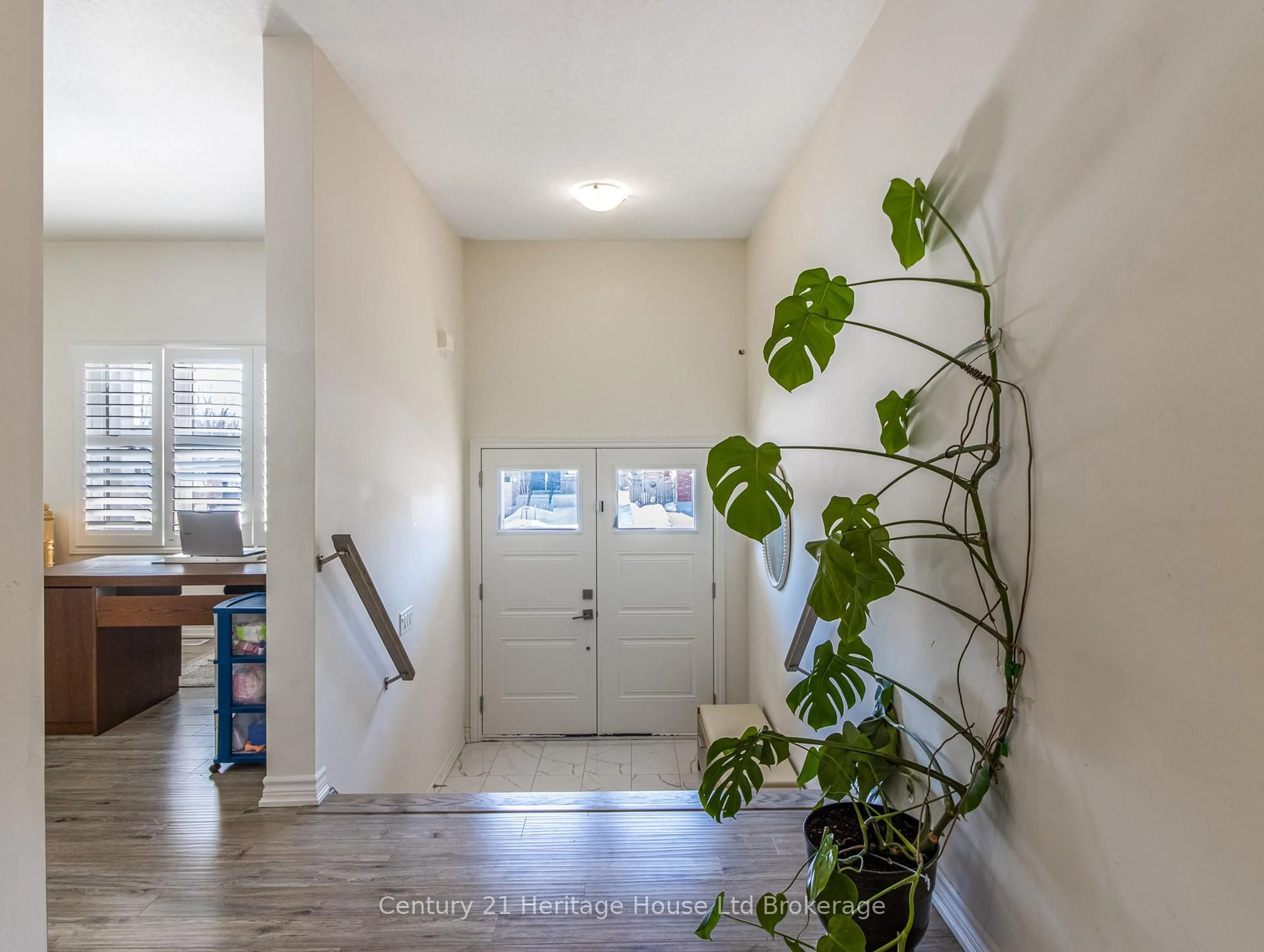 Indoor entryway for 11 Peterson St, Blandford-Blenheim Ontario N0J 1G0