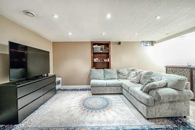 Additional property image - 172 Alderlea Ave