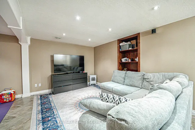 Additional property image - 172 Alderlea Ave