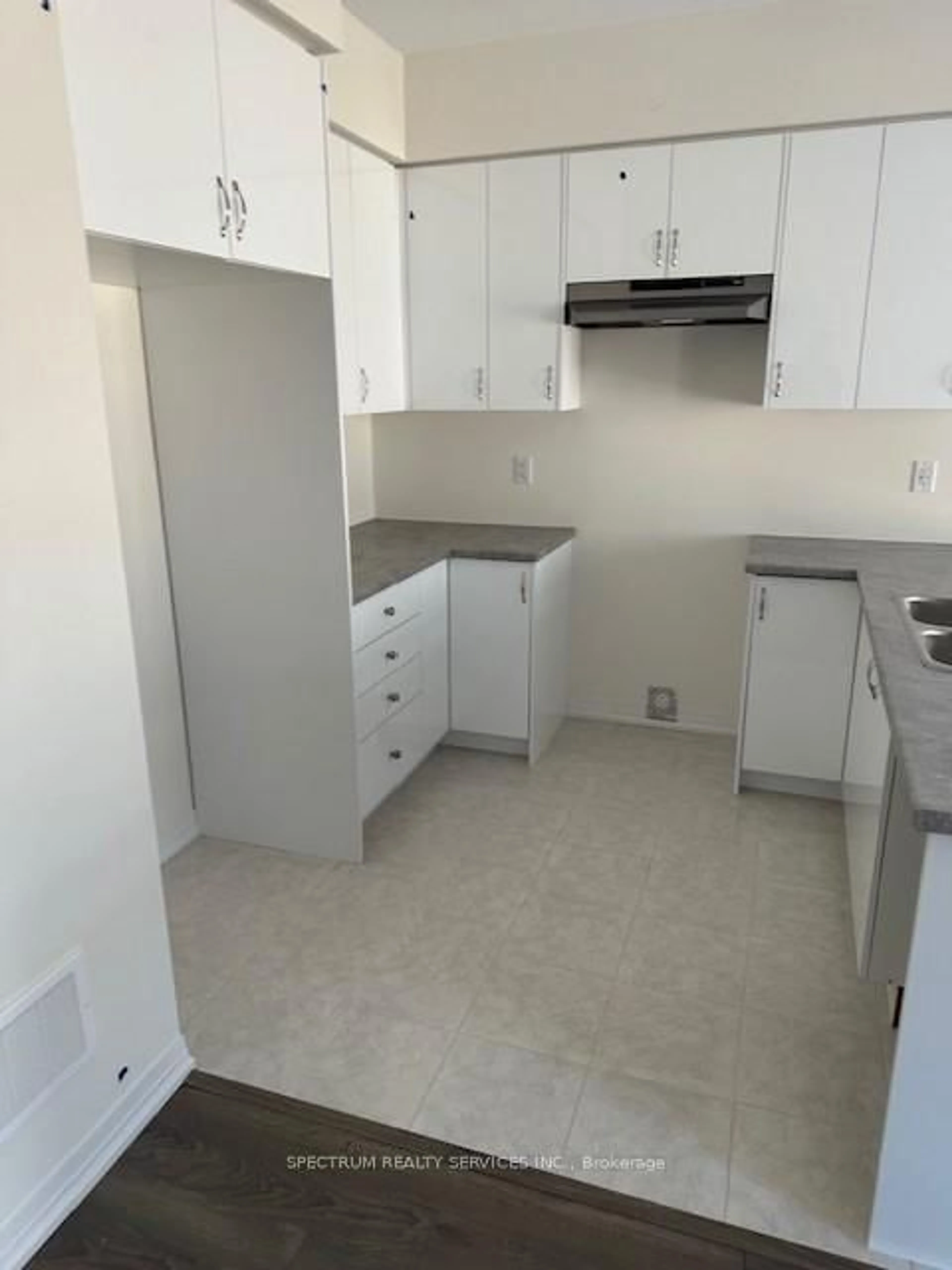 Standard kitchen, unknown for 8 Dennis Ave, Brantford Ontario N3V 0C1