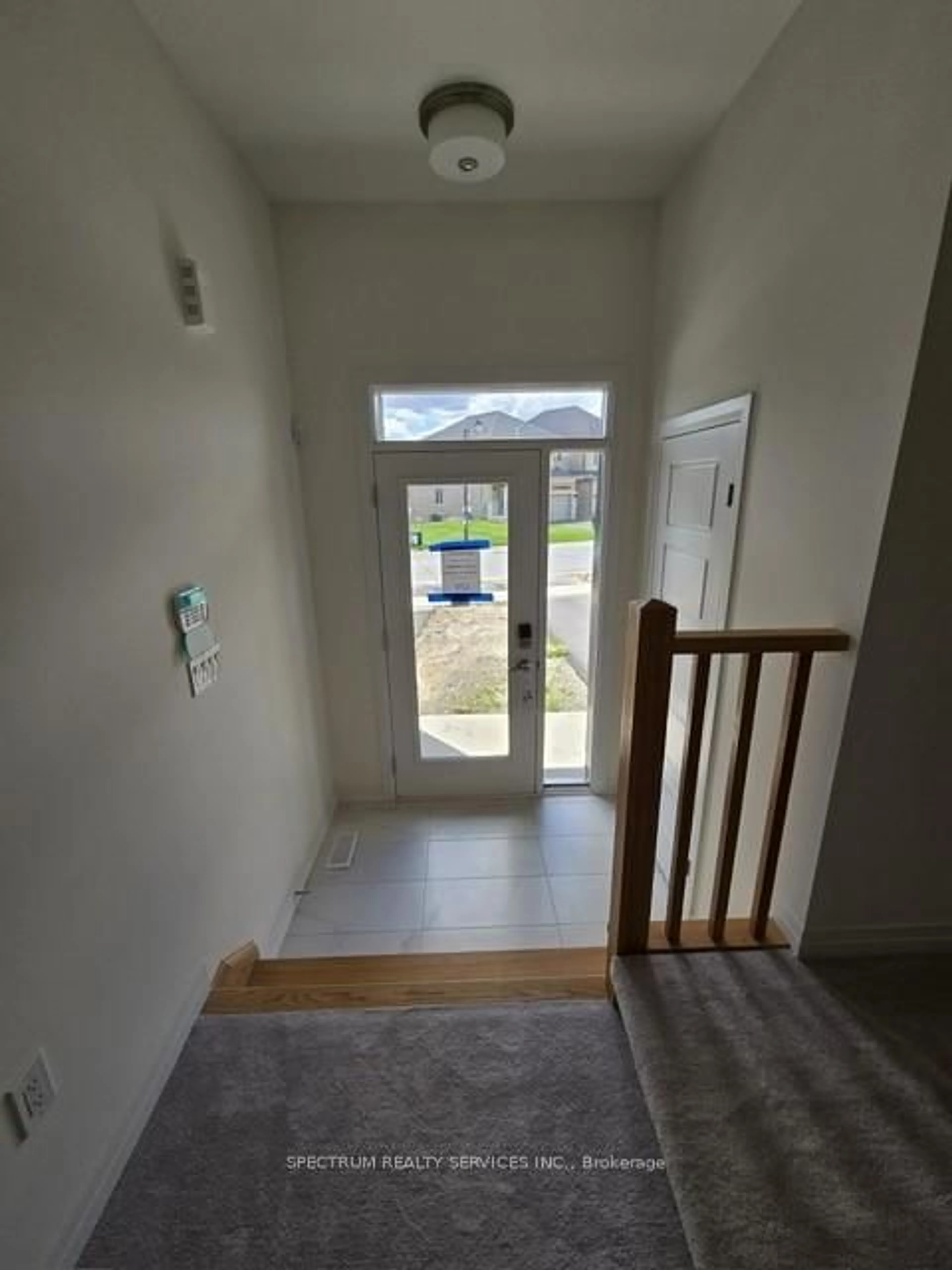 Indoor entryway for 41 George Brier Dr, Brant Ontario N3L 0L3