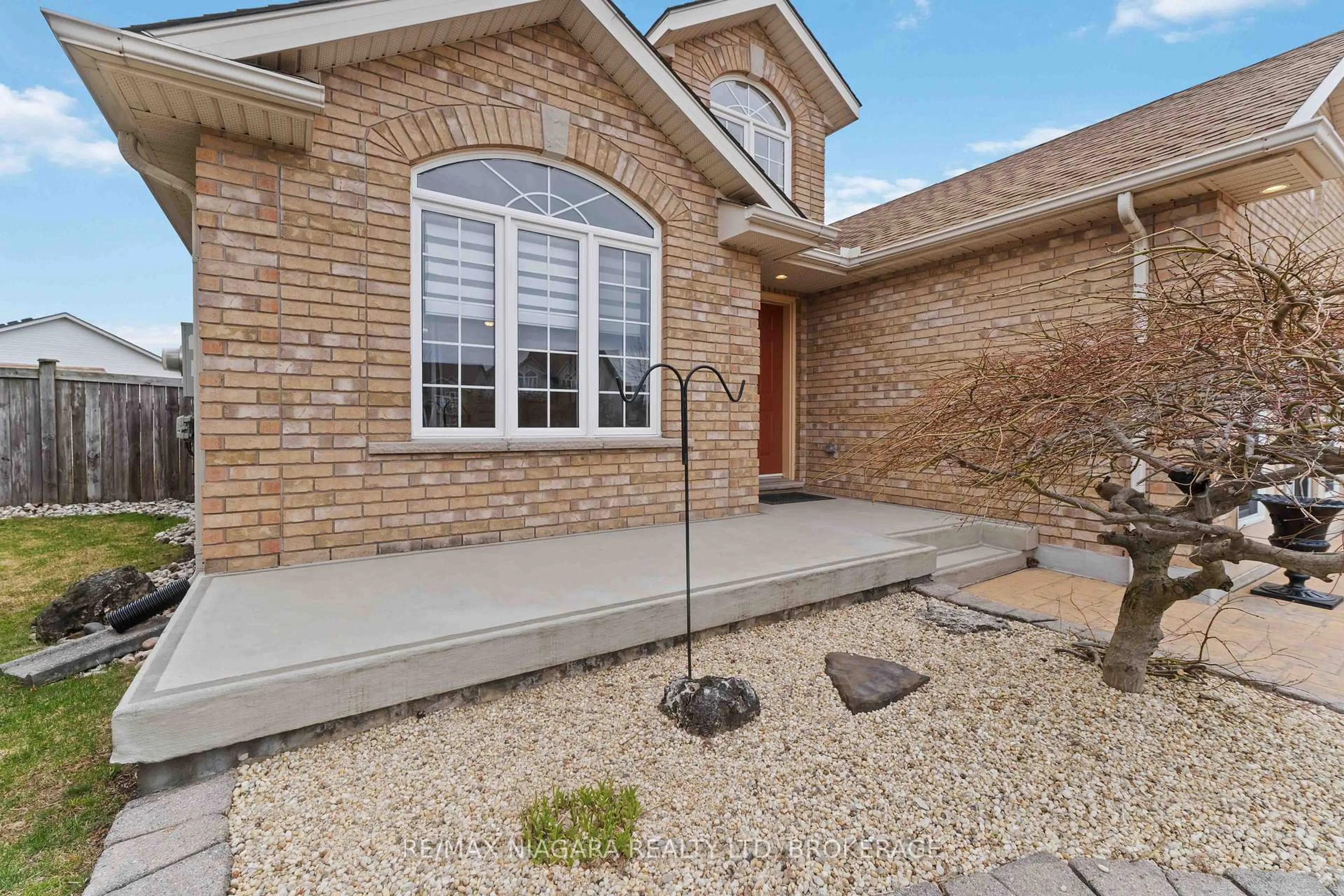 Home with brick exterior material, street for 7097 Bryanne Crt, Niagara Falls Ontario L2H 3L4