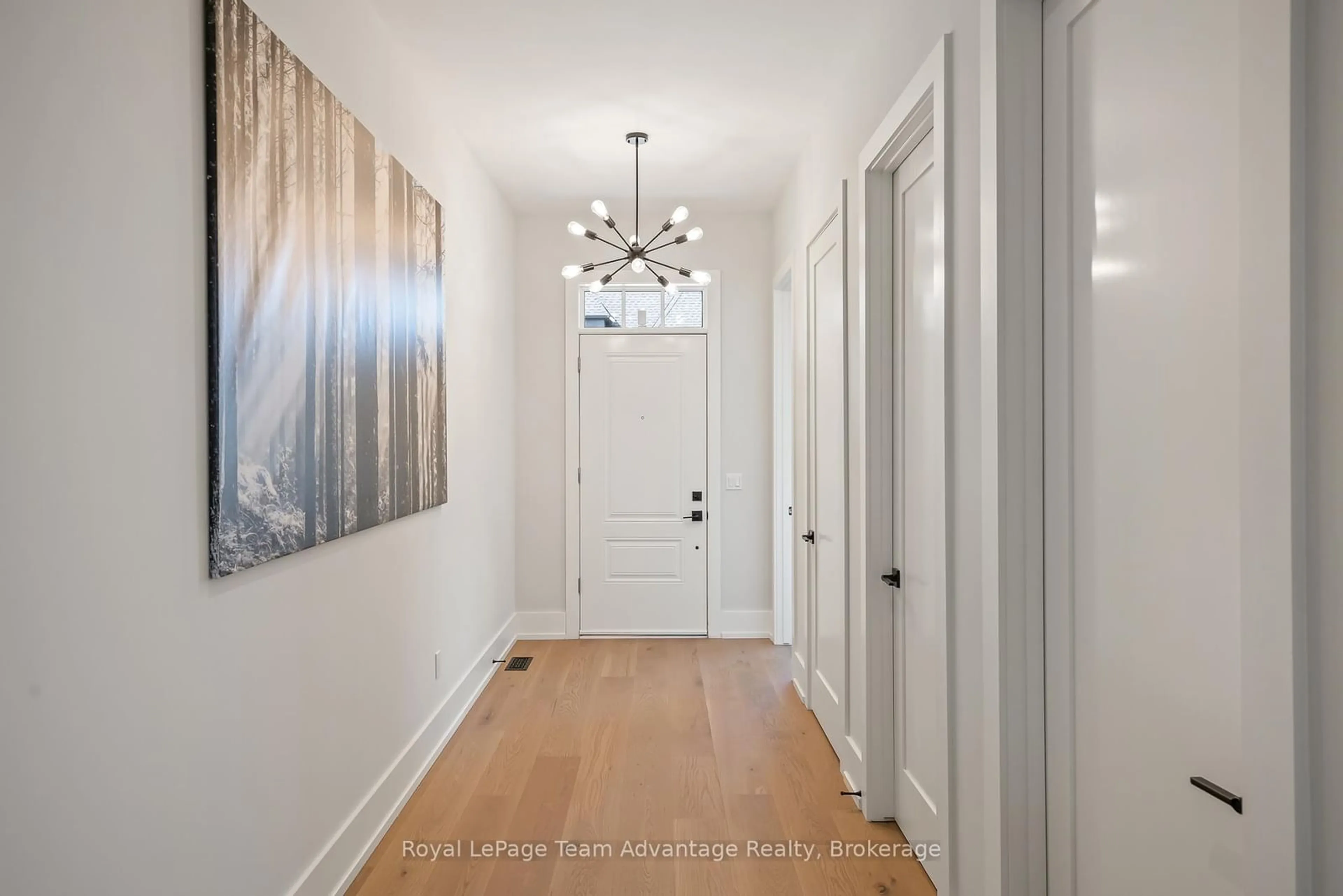 Indoor entryway for 25 Sorensen Crt #5, Niagara-on-the-Lake Ontario L0S 1T0