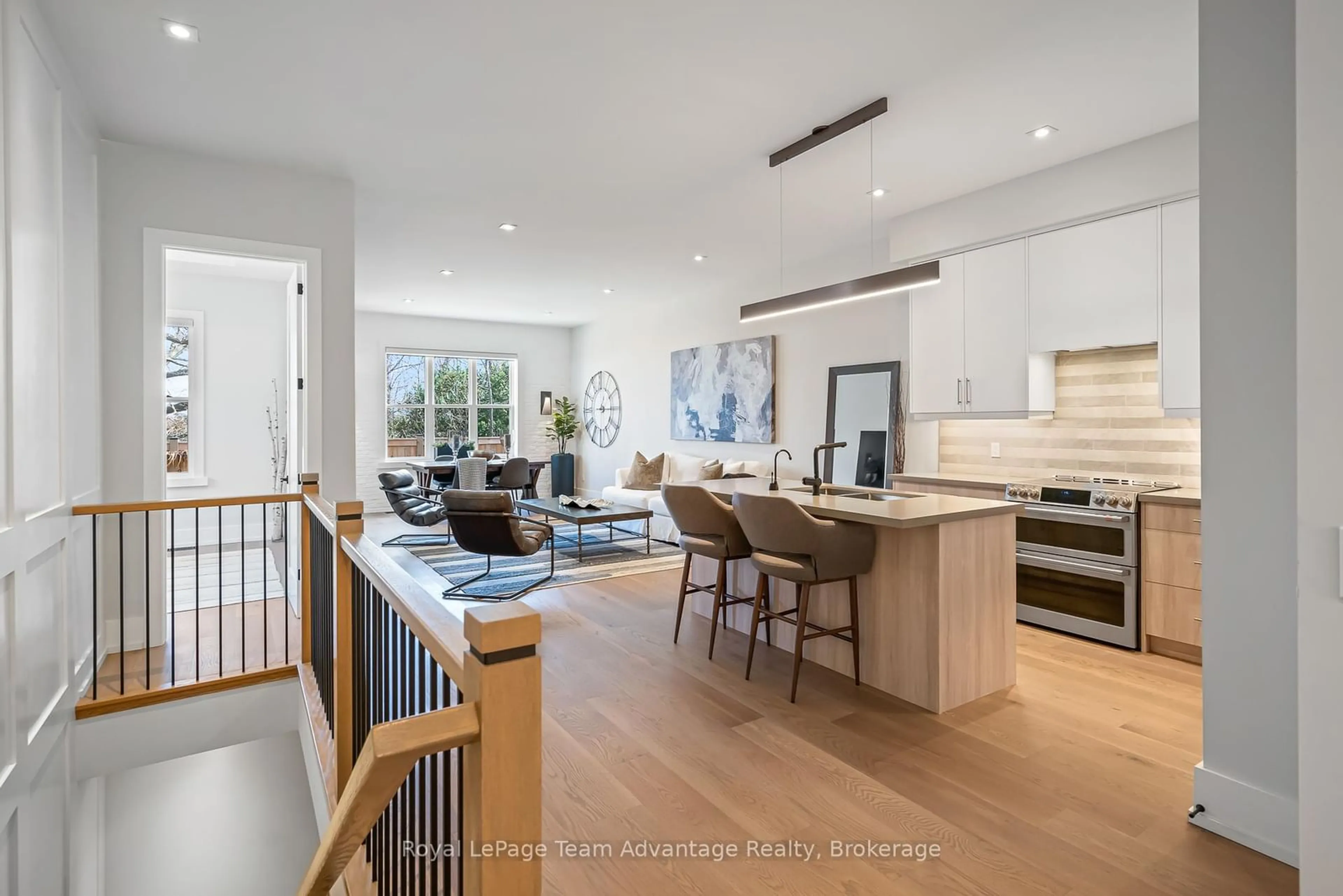 Open concept kitchen, unknown for 25 Sorensen Crt #5, Niagara-on-the-Lake Ontario L0S 1T0
