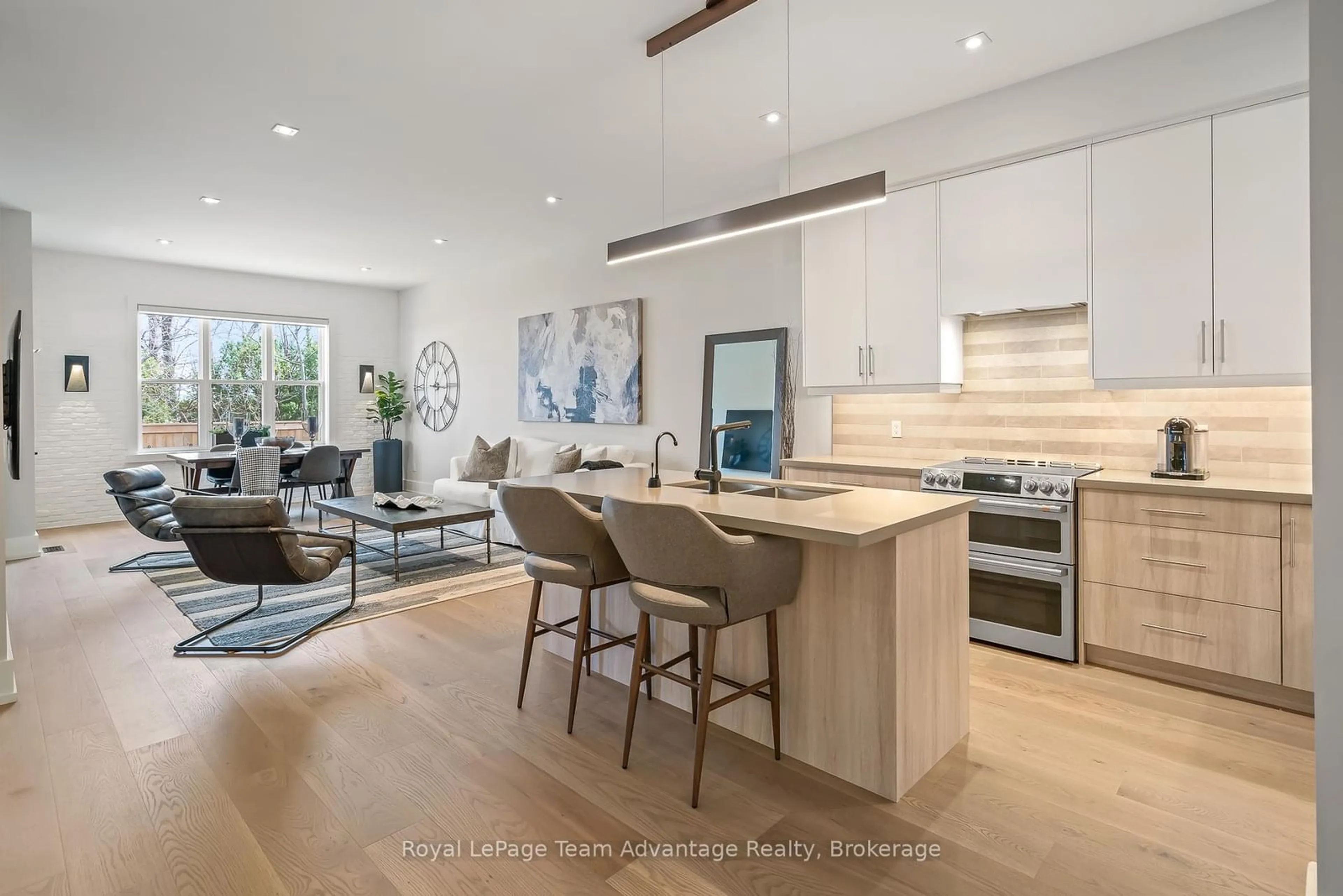 Open concept kitchen, unknown for 25 Sorensen Crt #5, Niagara-on-the-Lake Ontario L0S 1T0