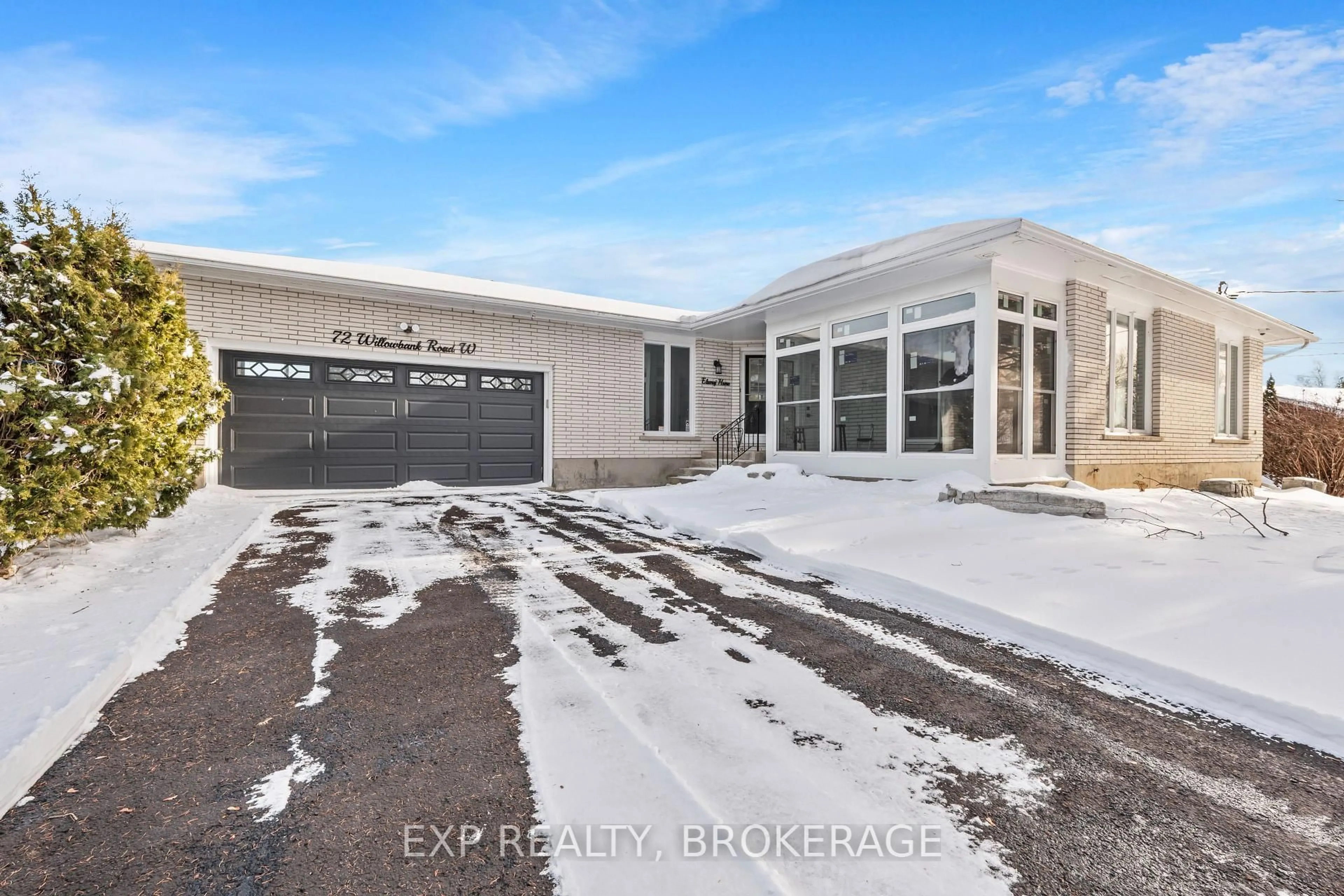 Indoor garage for 72 WILLOWBANK Rd, Front of Leeds & Seeleys Bay Ontario K7G 2V5