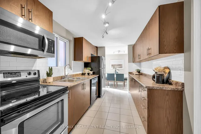 Additional property image - 161 RAY St