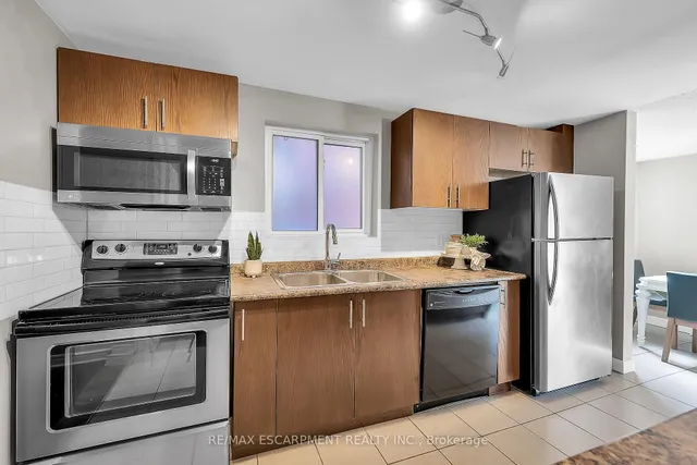 Additional property image - 161 RAY St