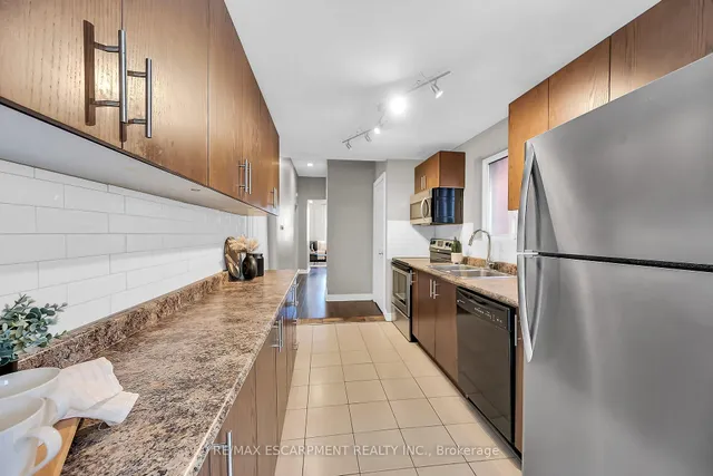 Additional property image - 161 RAY St