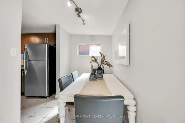 Additional property image - 161 RAY St