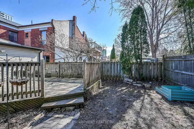 Additional property image - 161 RAY St