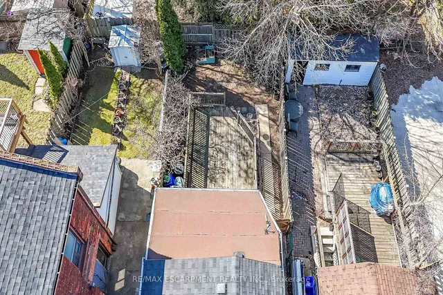 Additional property image - 161 RAY St