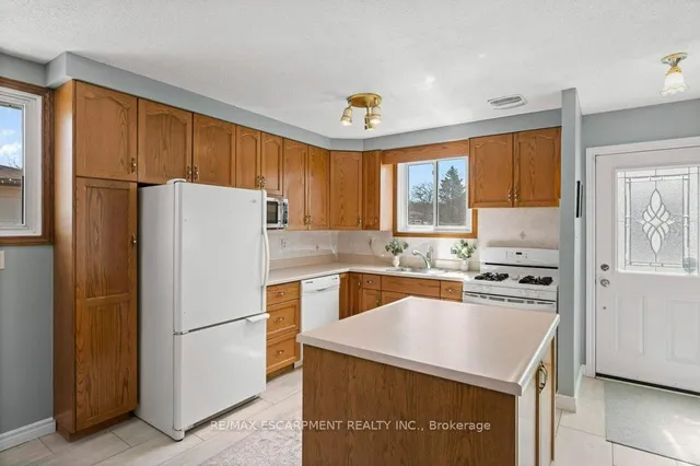 Additional property image - 121 Gordon Drummond Ave