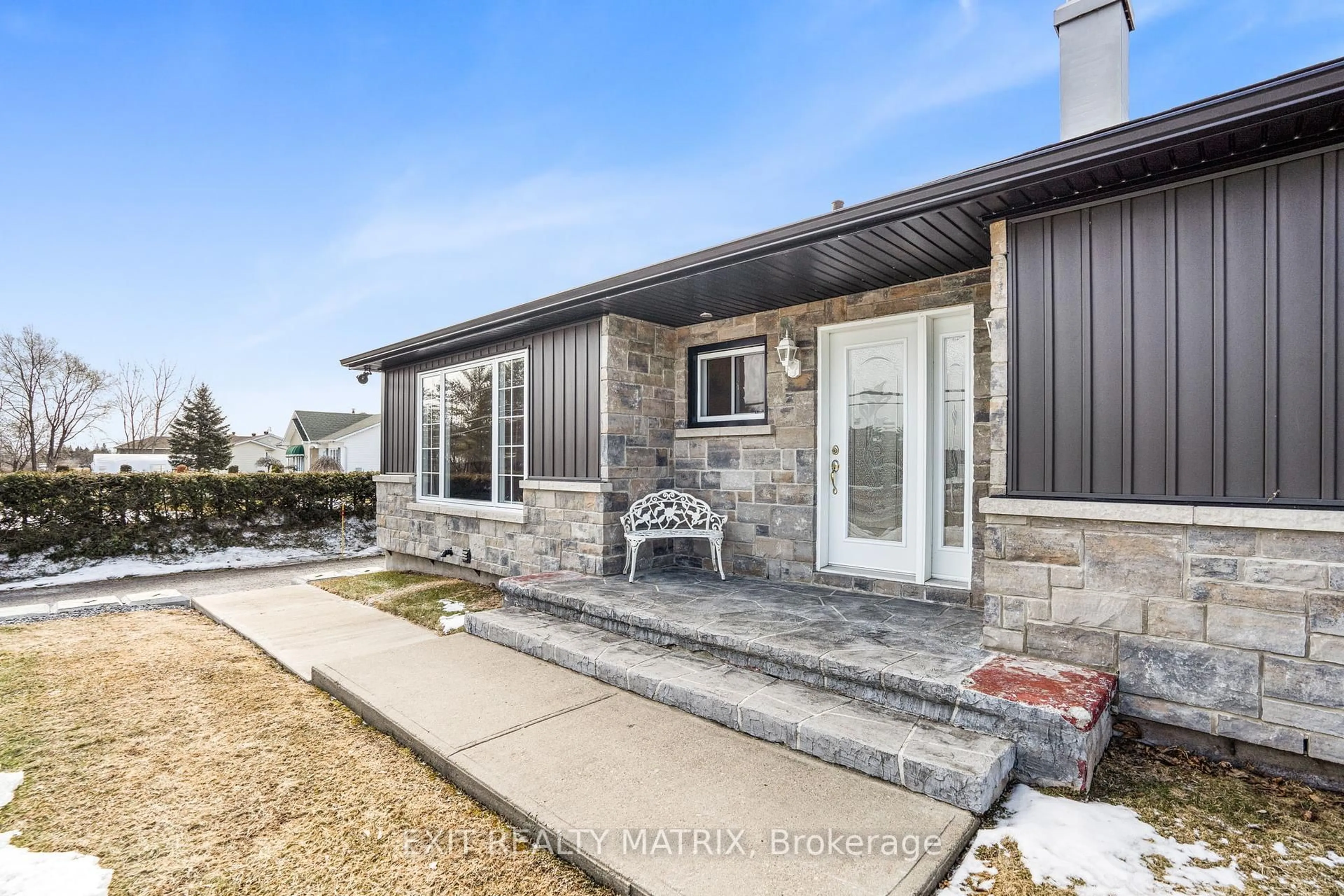 Home with brick exterior material, unknown for 3756 Front Rd, Hawkesbury Ontario K6A 2T4