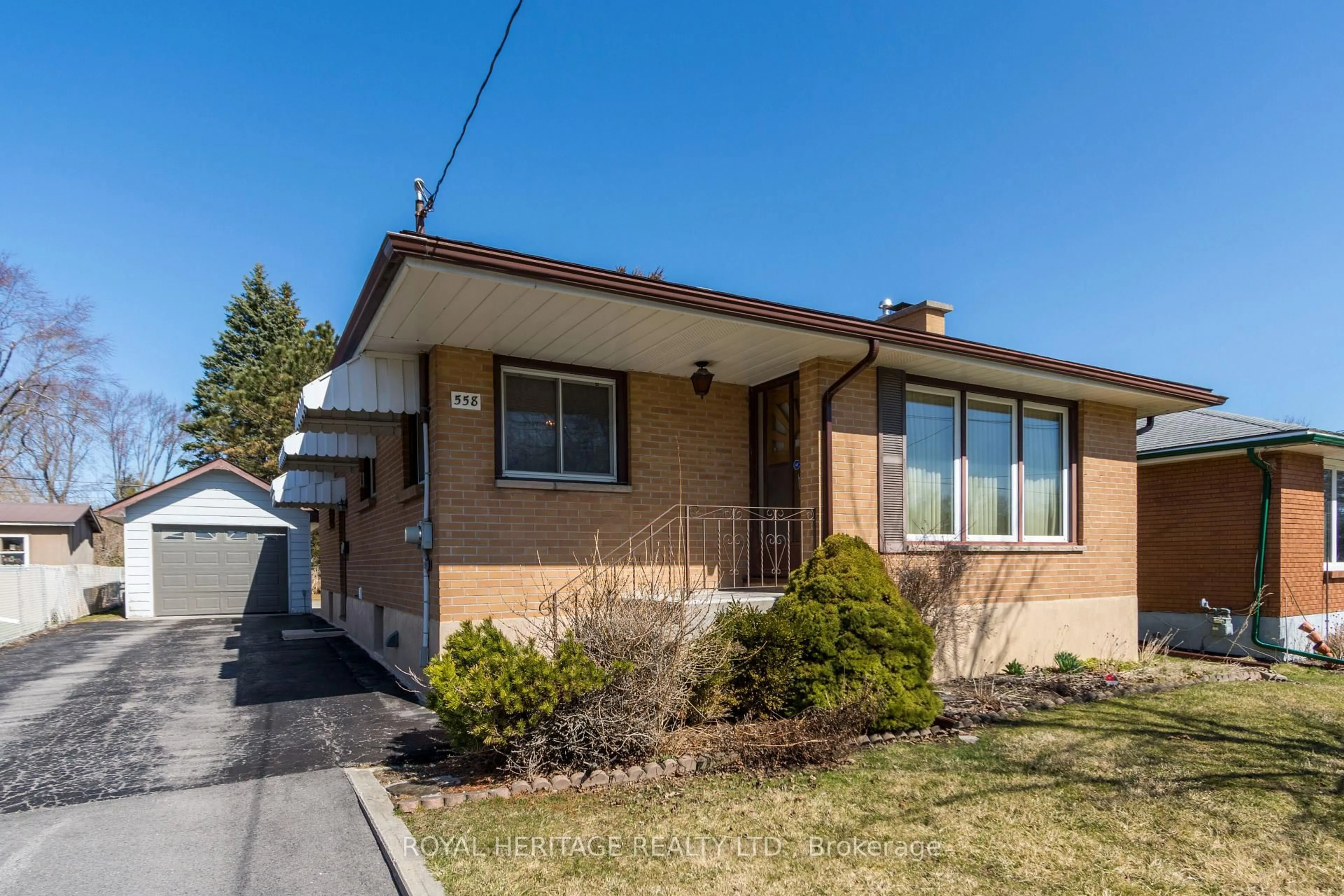 Home with brick exterior material, street for 558 Victoria Ave, Belleville Ontario K8N 2G7