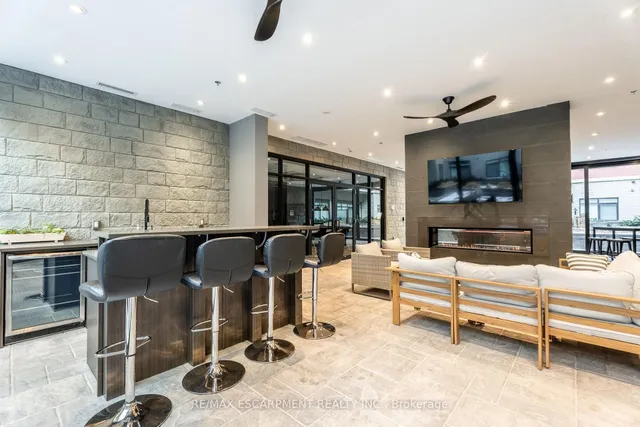 Additional property image - 1 Redfern Ave Unit 441