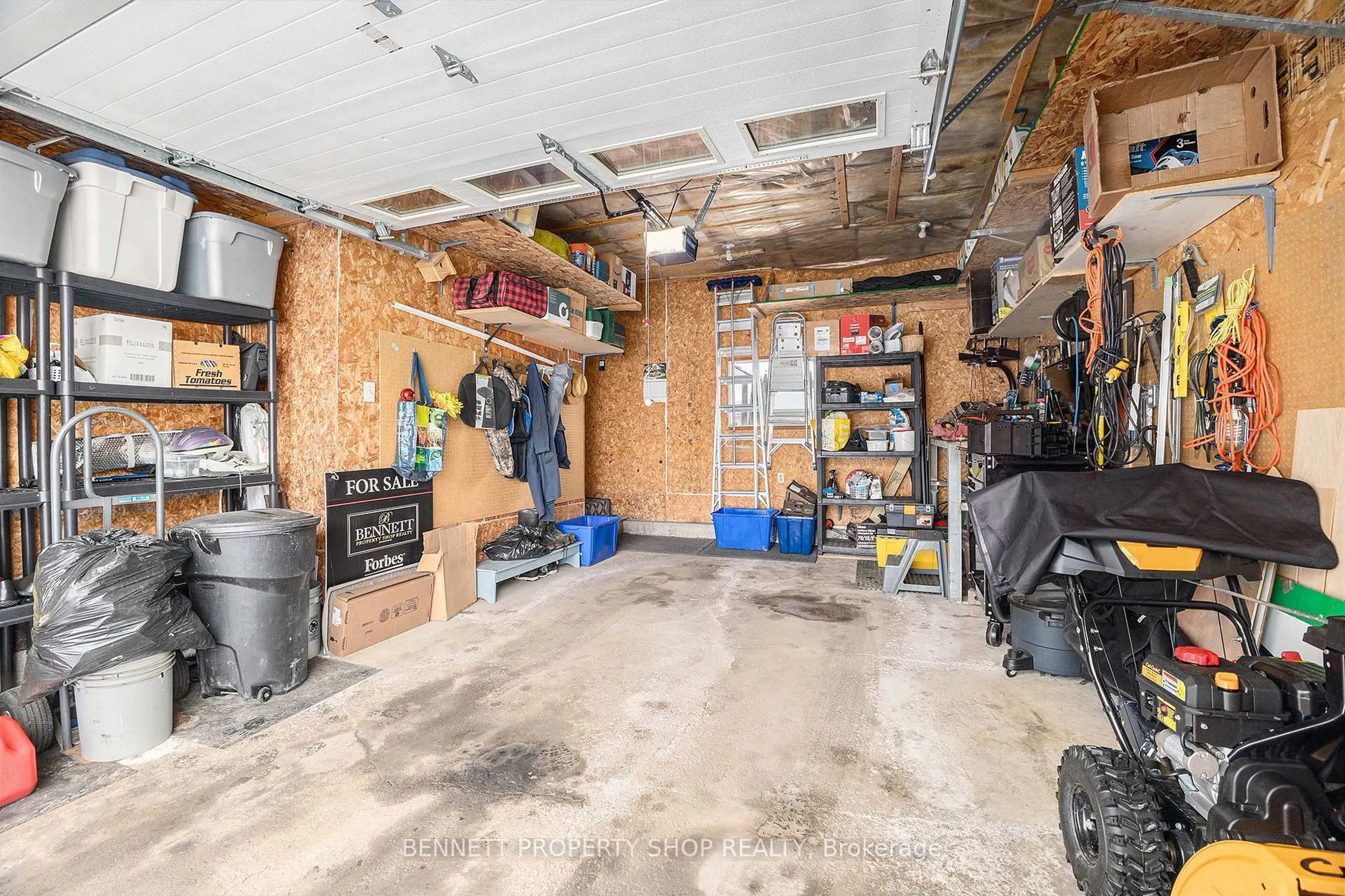 Indoor garage for 12 Smolkin St, Arnprior Ontario K7S 3R7