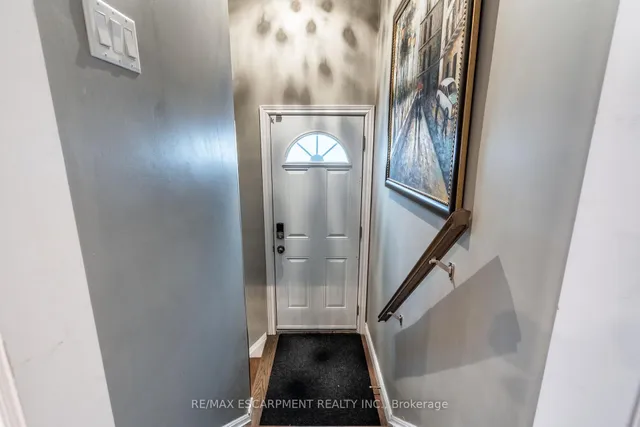 Additional property image - 19 East 44th St
