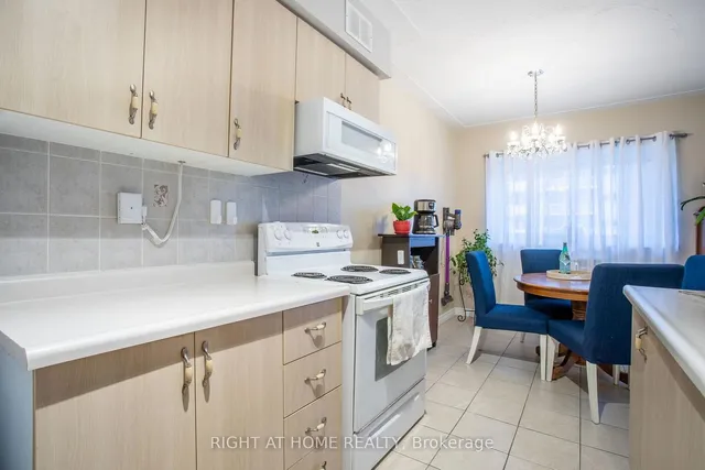 Additional property image - 8 Woodman Dr Unit 207