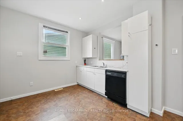 Additional property image - 15 Huron St